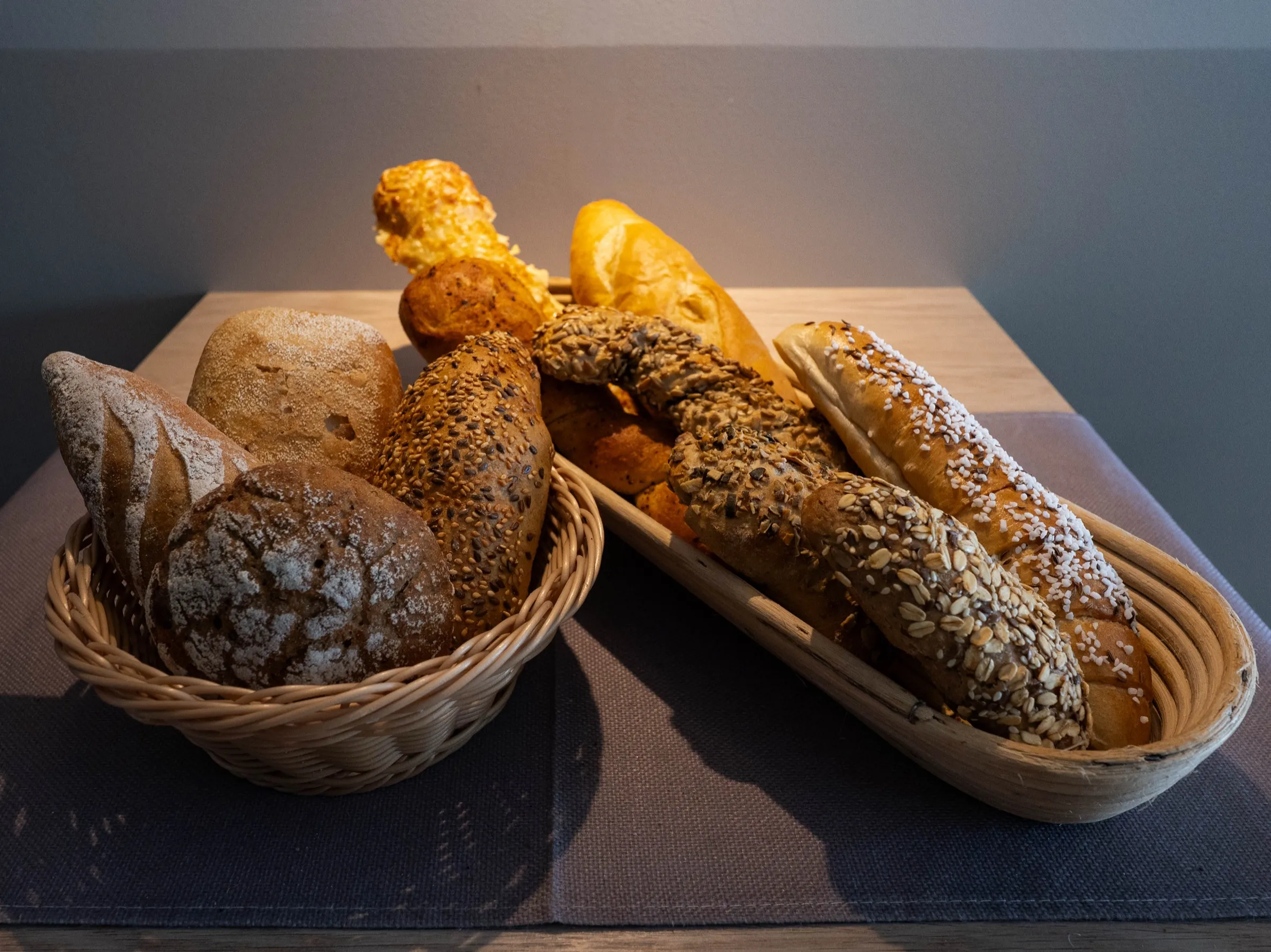 Saatenweckerl, Salzstangerl und Dinkelsemmeln