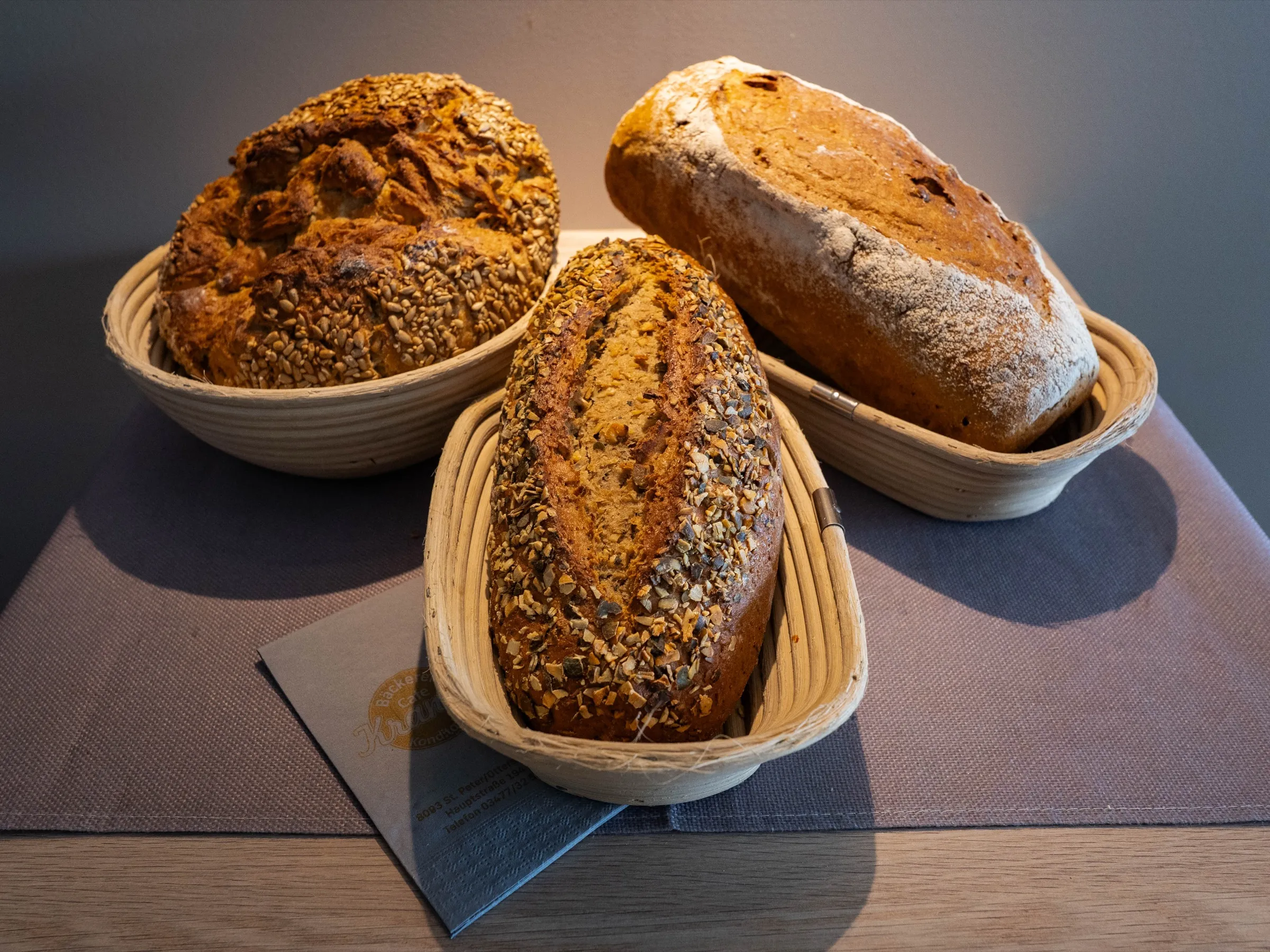Kürbiskernbrot, Sonnenblumenkernlaib und Grammelbrot