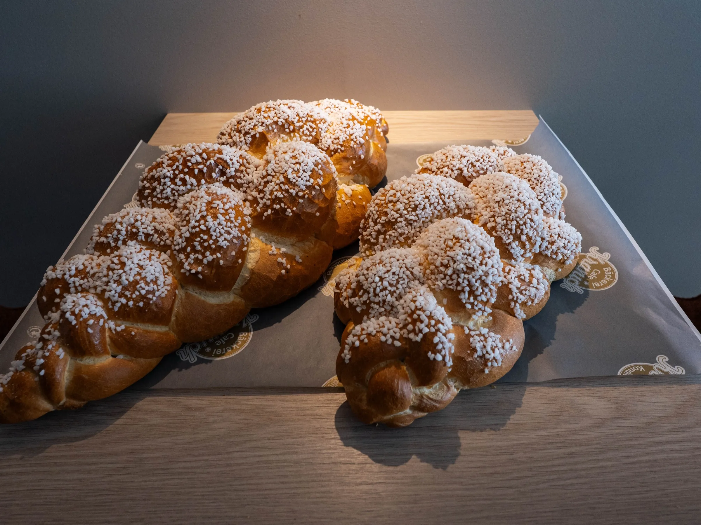 Geflochtene Striezel in zwei Größen
