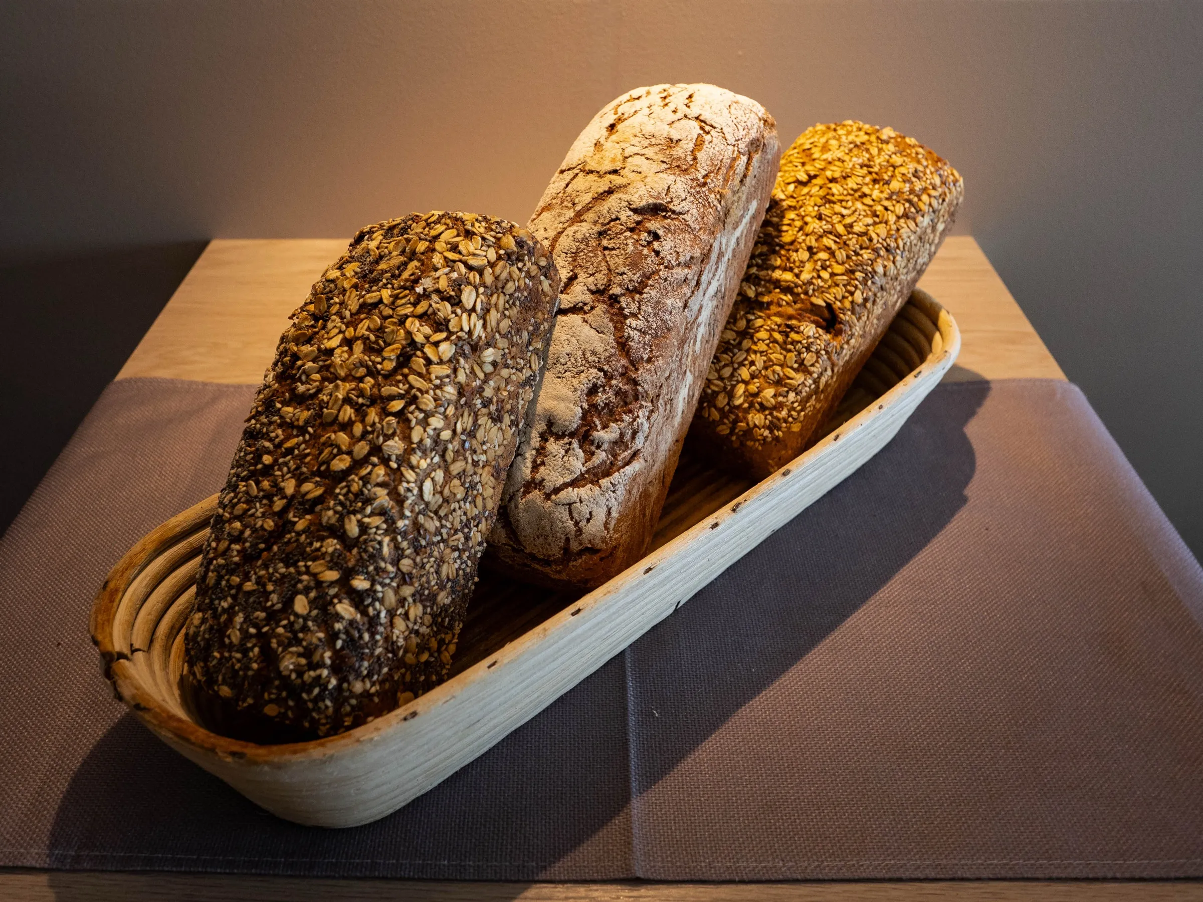 Vollkornbrot mit Sonnenblumenkernen und Hirsekruste